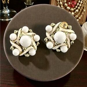 Vintage Coro Gold Tone Faux Pearl Beaded Filigree Chunky Clip On Earrings